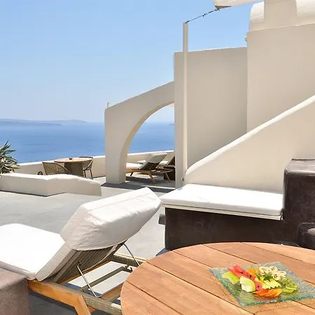 16 * Oia (Santorini)