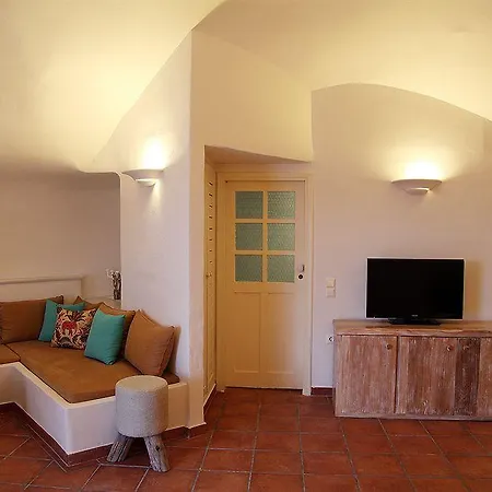 16 * Oia (Santorini)