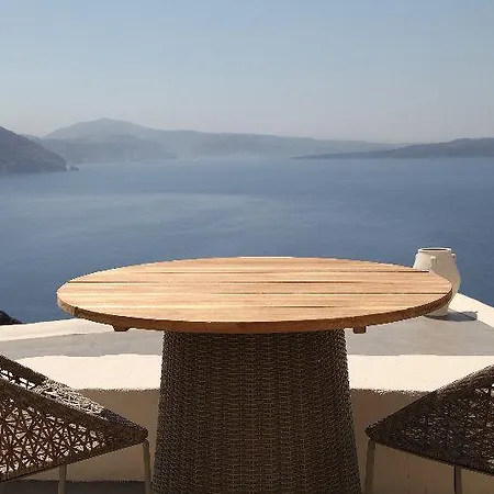 16 * Oia (Santorini)