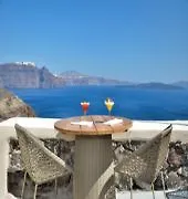 16 Hostel Oia (Santorini)