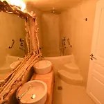 16 Hostel
