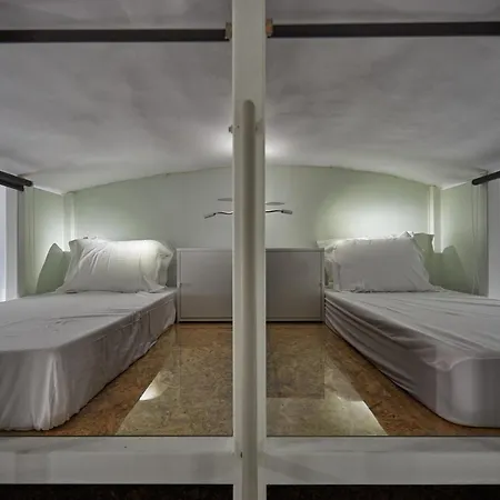 16 Auberge de jeunesse Oia (Santorini)