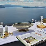 16 Hostal Oia (Santorini)